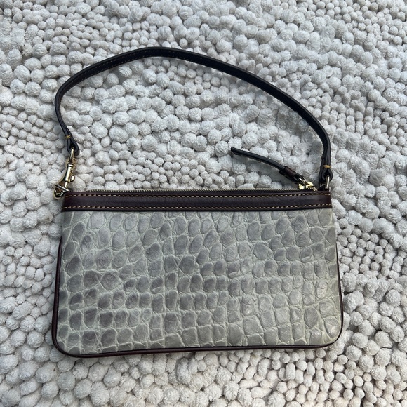 Dooney Bourke Croc Embossed Leather Large Slim Wristlet Bag Wallet Grey - Picture 2 of 5